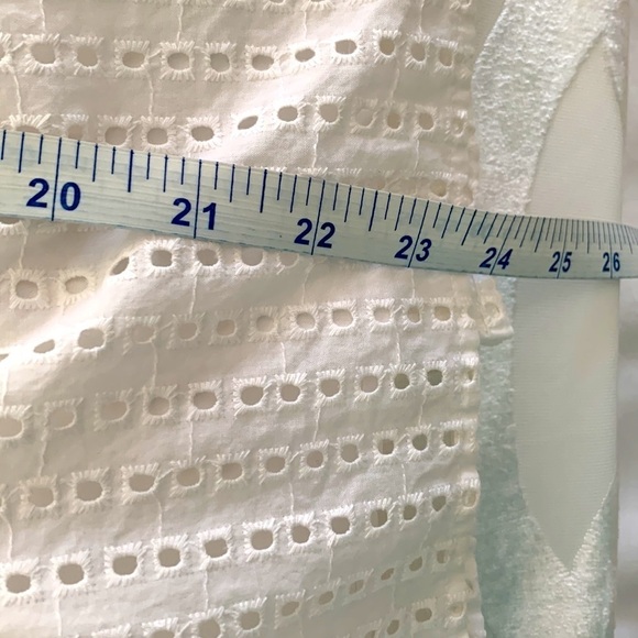 Liz Claiborne White Eyelet Skirt w/White Lining. Generous zipper. Size 18 - Picture 10 of 12